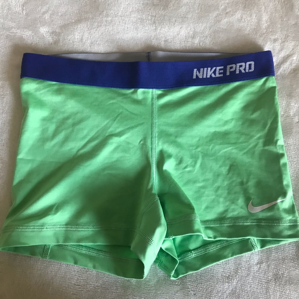 NIKE PRO GREEN